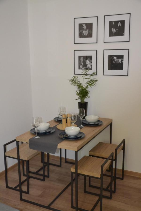 N17 Apartament Leilighet Krasków Eksteriør bilde